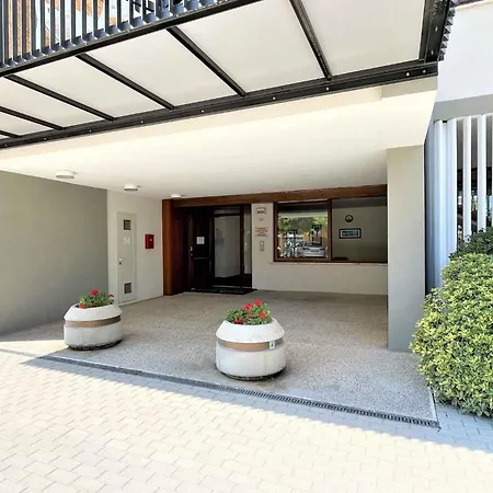 In 43483 * 비비오네